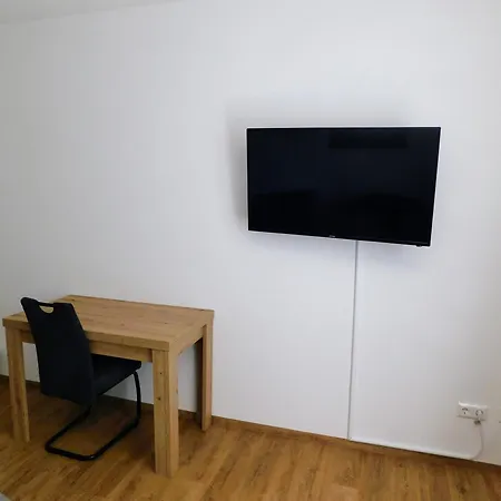 In Magdeburg-salbke Mit Balkon Und Wifi شقة