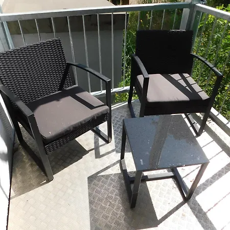 شقة In Magdeburg-salbke Mit Balkon Und Wifi *