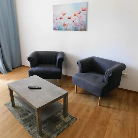 In Magdeburg-salbke Mit Balkon Und Wifi شقة *