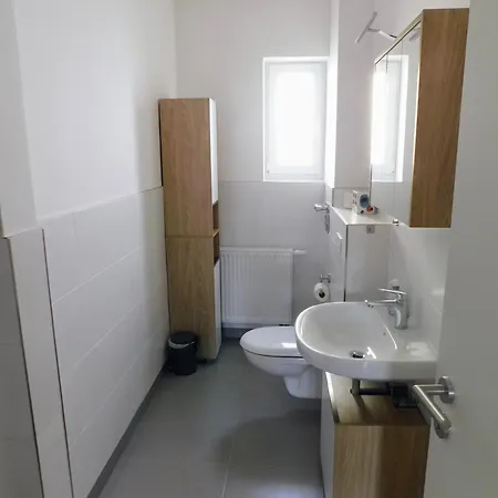 In Magdeburg-salbke Mit Balkon Und Wifi شقة *