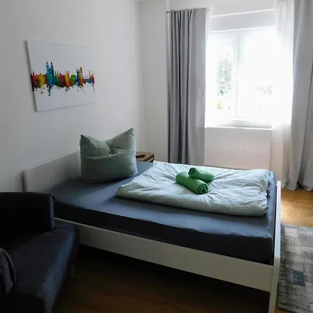 In Magdeburg-salbke Mit Balkon Und Wifi *