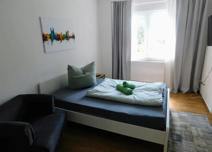 In Magdeburg-salbke Mit Balkon Und Wifi *